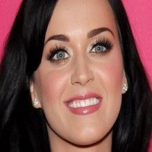 Katy Perry vai lançar acessórios femininos