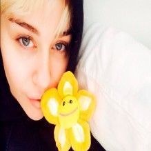 Miley Cyrus comenta sua passagem pelo hospital