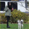 Miley Cyrus leva Floyd para uma caminhada